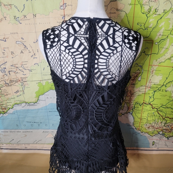 VENUS Black Crochet Sleeveless Top Size 8. Back Zip and Eye Clouser - Picture 7 of 12